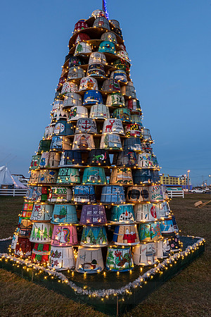 Crab Basket Holiday Tree, Kent Narrows