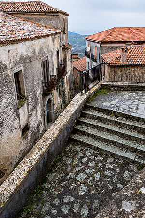 Descending from the Piazza, Vatolla