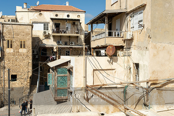 Layers along the Water, Akko