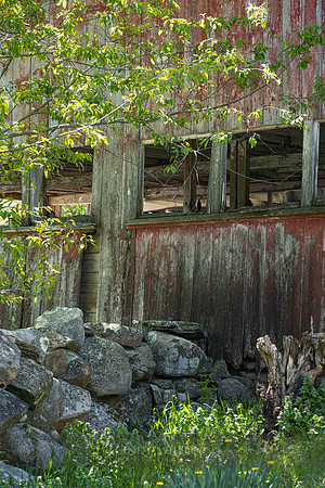 Hollow Barn