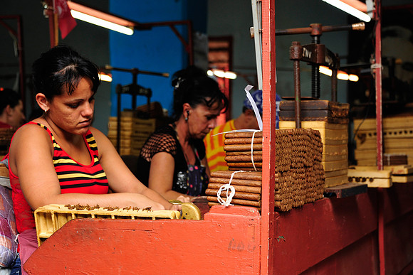 Rolling Cigars, Gibara