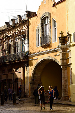 Waking by the Convento Belen, Old Havana