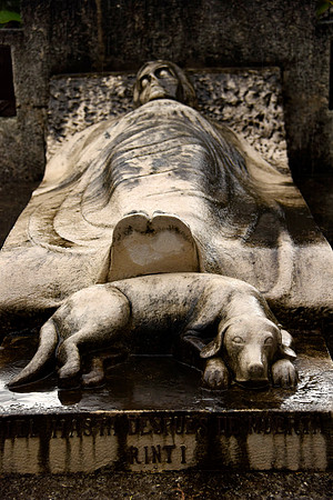 Tomb of the Woman and her Dog, Colon Cemetery, Havana
