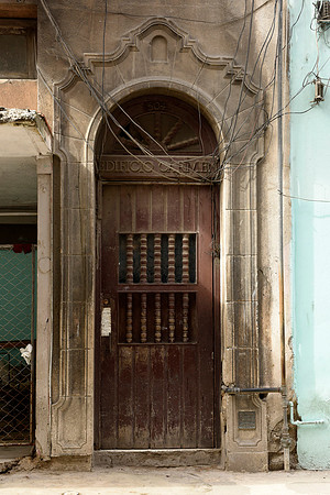 Doorway with Spindles, Havana 2018