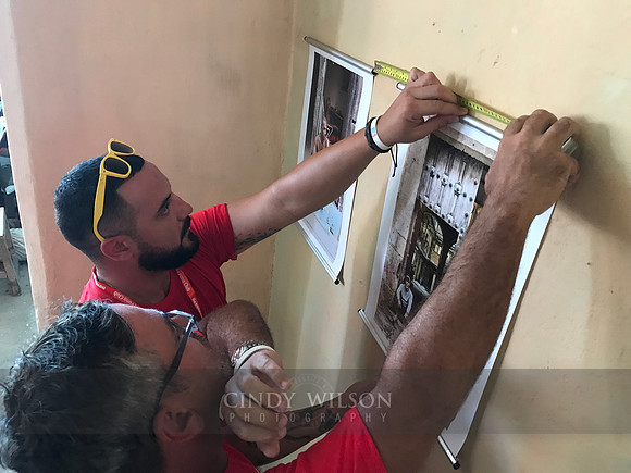 Hanging Photos, Gibara