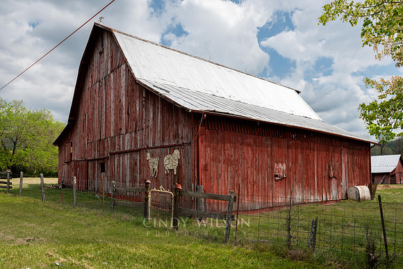 Red Barn, TN