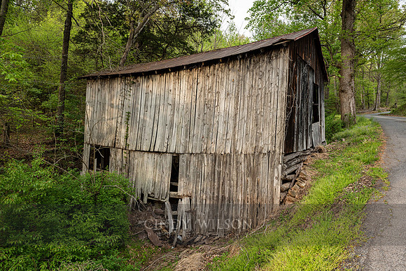 Leaning Barn, TN